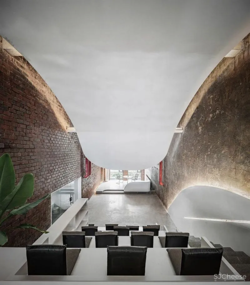 新作 举目垂屏 – 老厂房办公室改造，重庆 青·微舍工作室