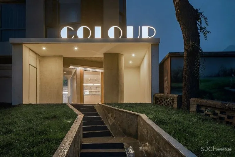 Shuang Han COLOUR Hotel丨“四季花海”,试图打破原有的循环