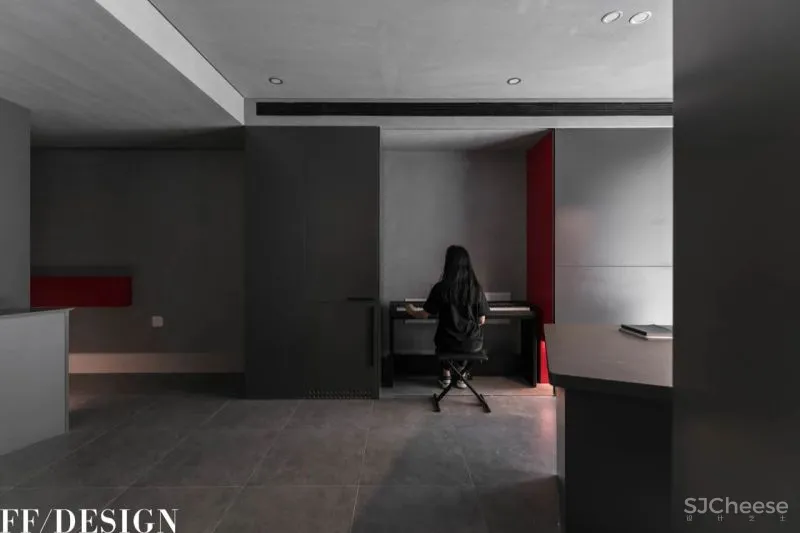 骚动的红 | 明而暖的独居空间