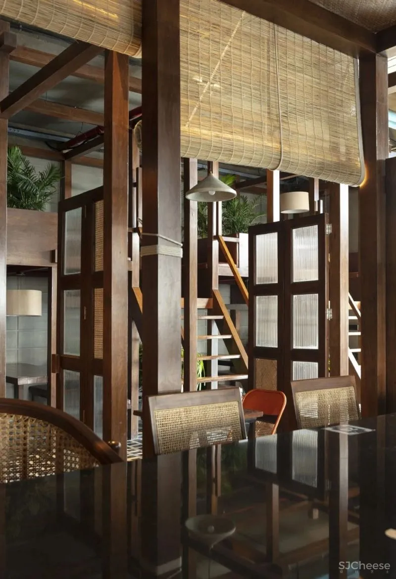 印度首家应对疫情的餐厅出现！乡村但实用，网友：“连魔幻的邻国都不敢草率了！”