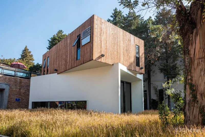 长空创作办公楼:工作与农耕共生 / 长空创作