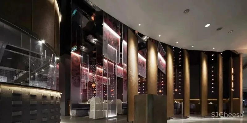 取其色彩变换之妙,麻六记国贸首店