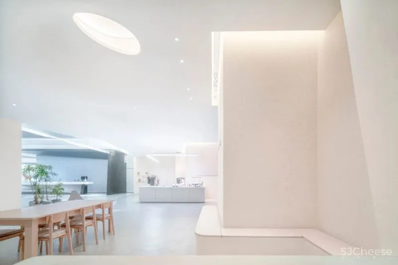 不相信地域主义的建筑师,竟在深圳创造出160㎡的“地域主义”「未来商店」?