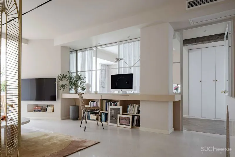 “书迷”教师夫妻的复古家,客厅卧室打通,餐厅放阳台,90㎡显大3倍!美呆!