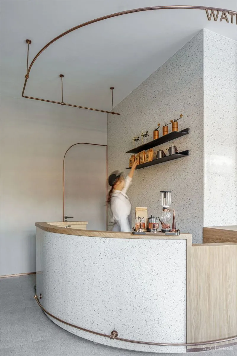 旭辉 x S.U.N 这个咖啡吧看起来不错，等等、他们好像还卖房子