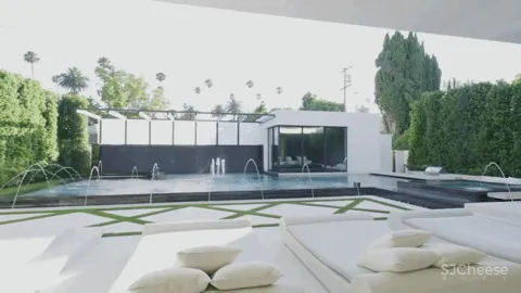 3亿一栋的别墅,仅看到车库就跪了!