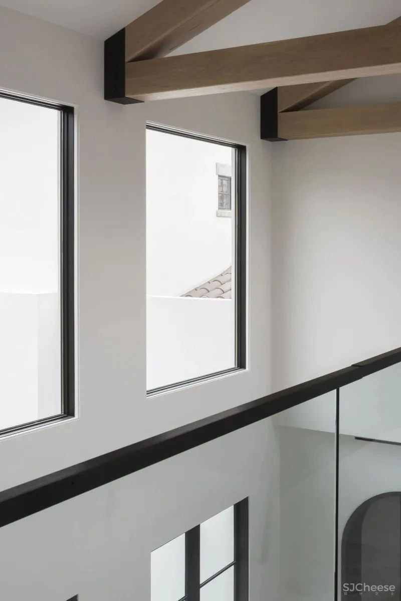 迪拜也有简约风大宅,简奢才是真格调!