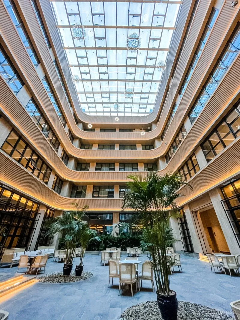 朗生案例 |「山东·兰园酒店」在园林生态里,沐浴暖阳、漫步云端