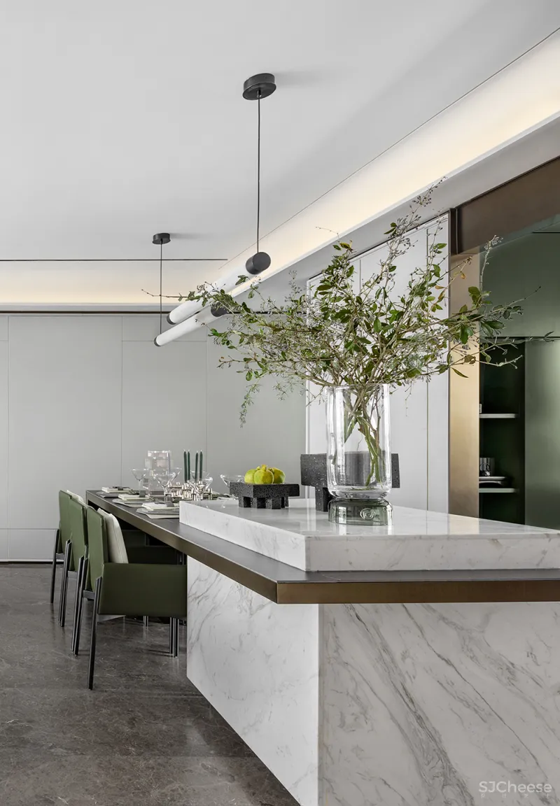 岳蒙:白 N色,简朴至极的高级!