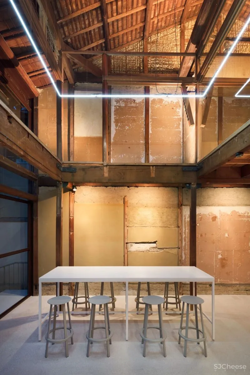 叫板星巴克!日本“网红”设计师,把老厂房改造成咖啡馆,价值47亿,吸引千万人打卡!