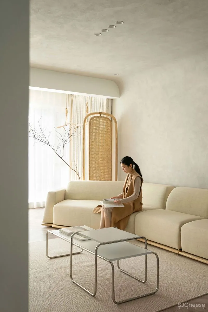 原木与奶白,116㎡极简空间的雅致静谧|无见设计