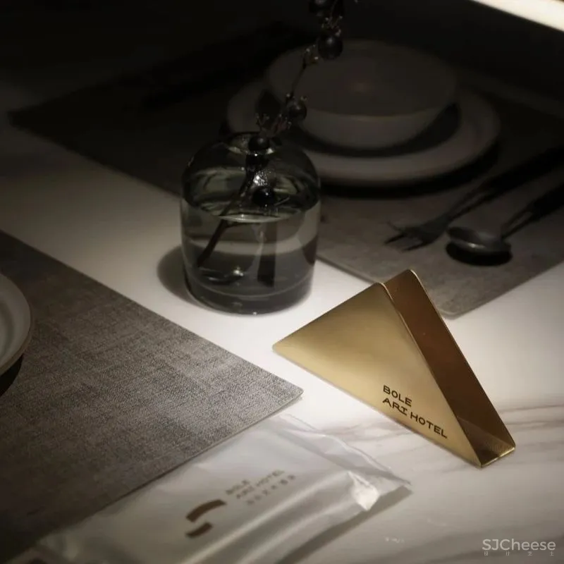 长江边上的艺术酒店 以游轮为主题的乐享空间