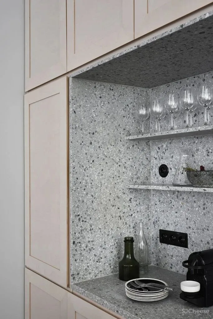 这房子300年了,重装之后发挥着法式的浪漫与优雅