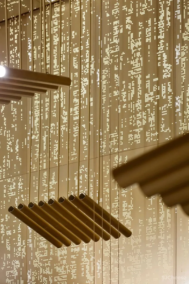 未来感爆棚,玩转影像化信息流的影院空间丨壹正企划 罗灵杰-龙慧祺