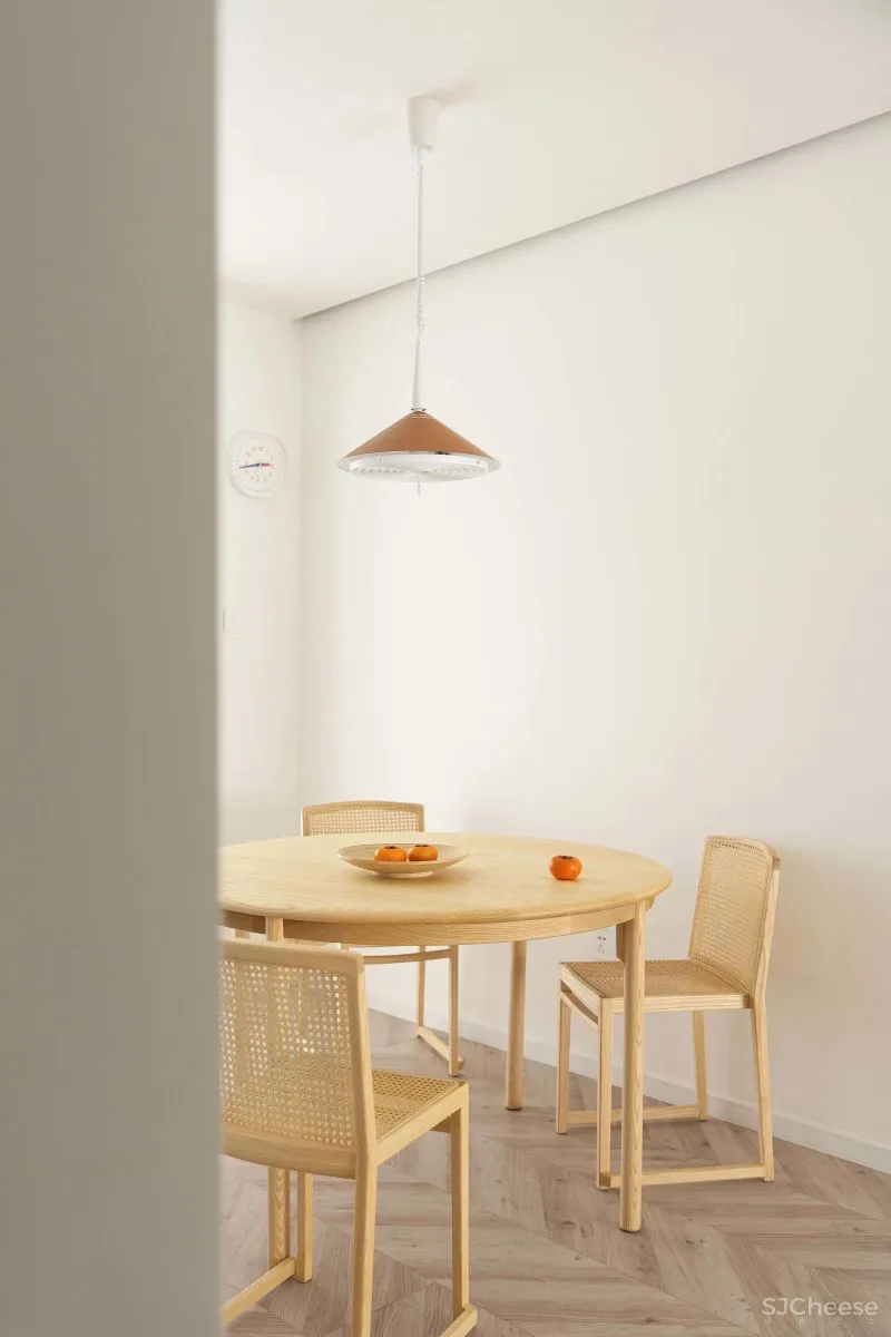 原木与奶白,116㎡极简空间的雅致静谧|无见设计