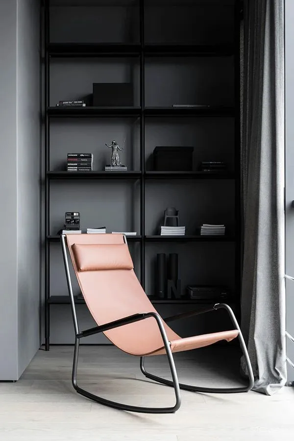 那黑暗的家，给我宁静的眼，我让它来寻找光明