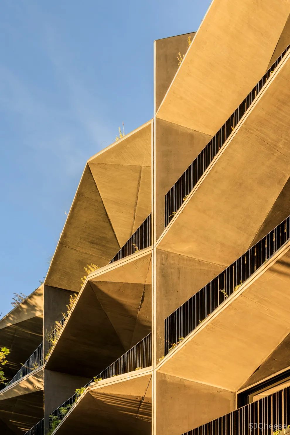 外墙个性内装简单的精装公寓，简约自然才是未来趋势