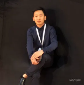 305㎡顶层公寓,用原木打造轻奢质感!