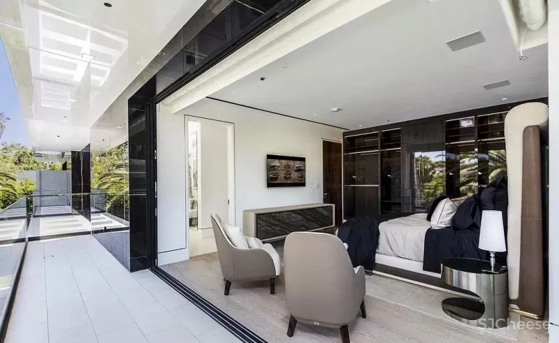 3亿一栋的别墅,仅看到车库就跪了!