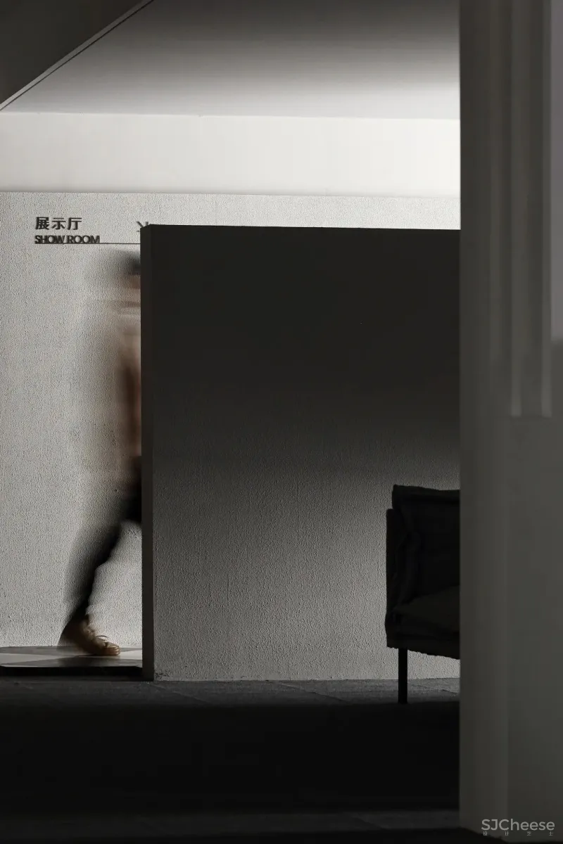 极简办公空间充满格调 尺度之下的自由