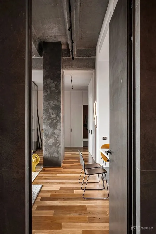 三间小公寓拼成136平大宅,时髦得不像话,人和猫都安逸!