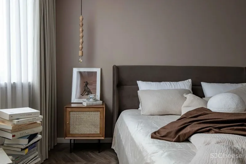 “书迷”教师夫妻的复古家,客厅卧室打通,餐厅放阳台,90㎡显大3倍!美呆!