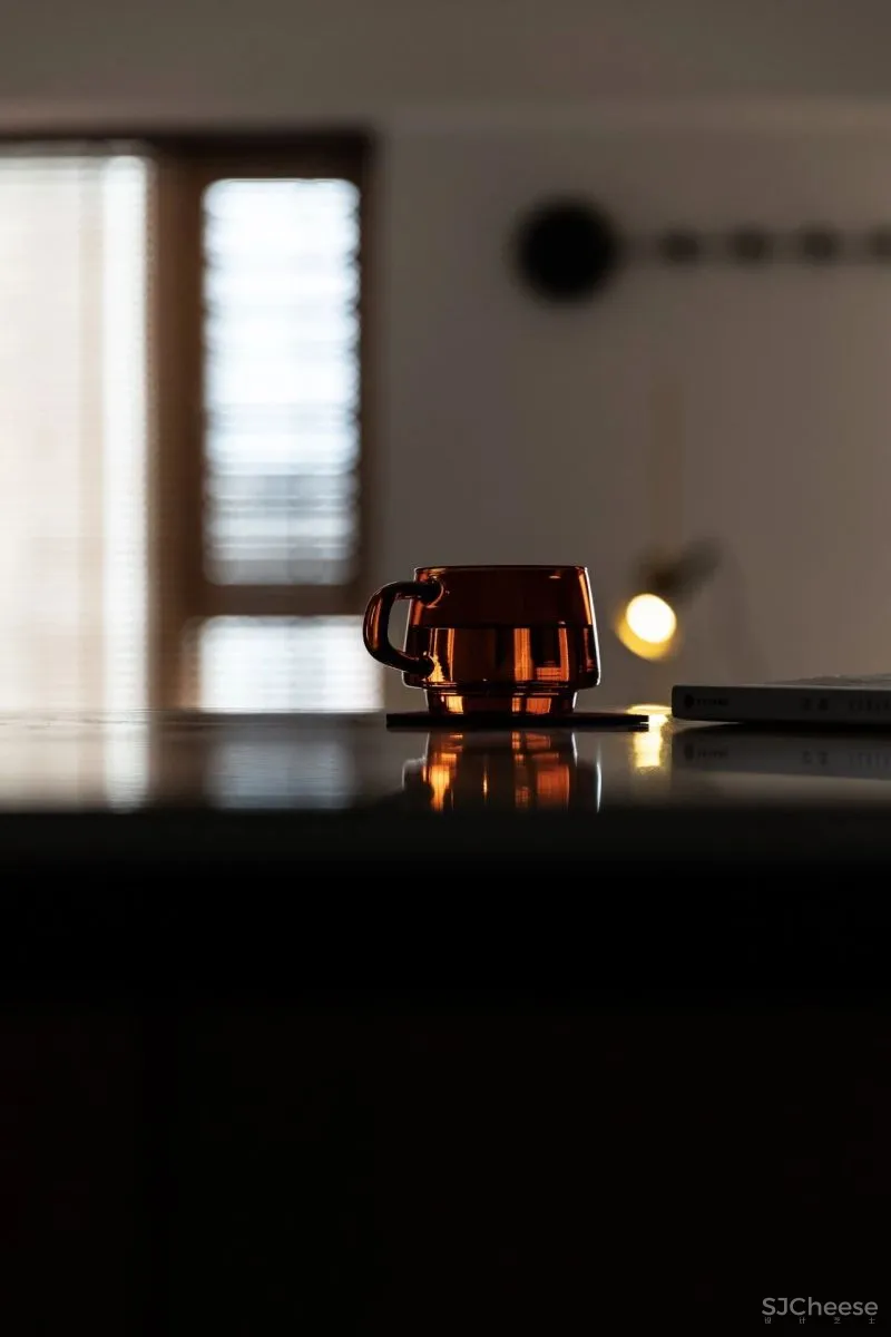 如何把宋朝装进家？136㎡两室“碰瓷”《清平乐》配色，胭脂红、浅棕黄，让人1秒穿越