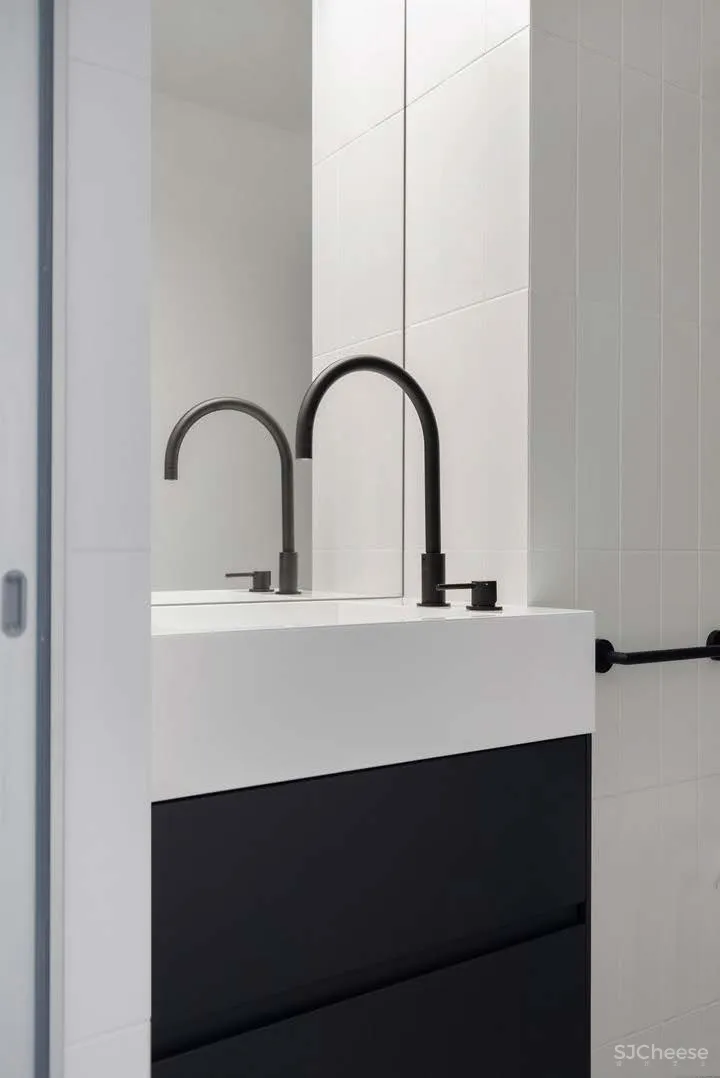 70㎡ 一居室,无主灯的客厅好看又显大!