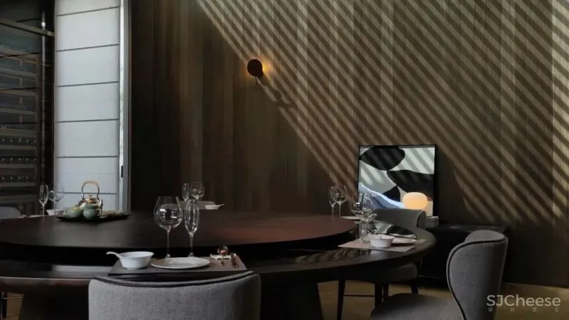 屋顶上的庭院，天空下的小雅 大相设计