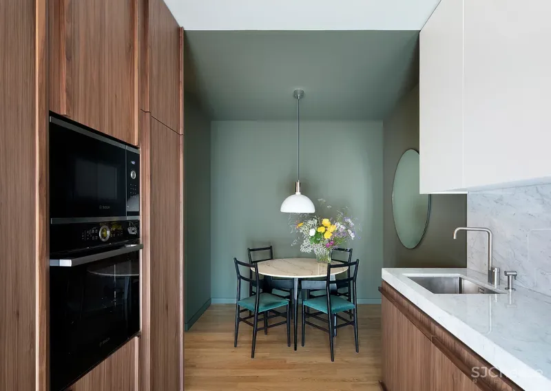 兼具雅致与活力,这座130平米的双层住宅诠释了屋主的生活态度