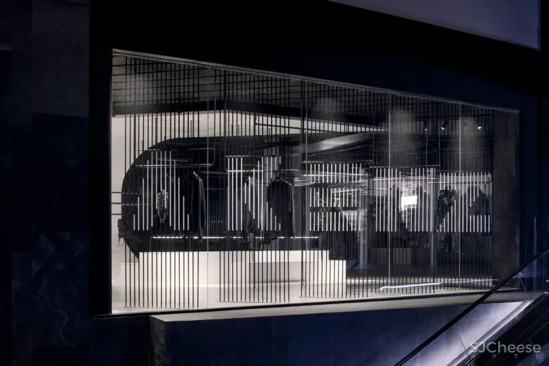 街头潮牌集合店Akenz上海TX mall旗舰店,滑板文化植入空间中