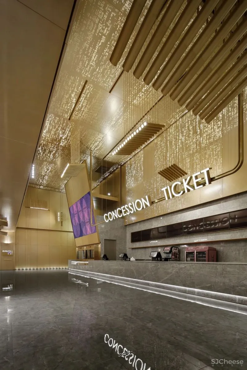 未来感爆棚,玩转影像化信息流的影院空间丨壹正企划 罗灵杰-龙慧祺