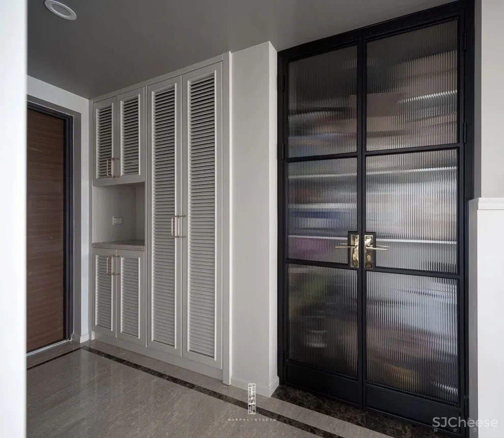 “大众脸”翻身成小区最靓的宅 墨菲设计