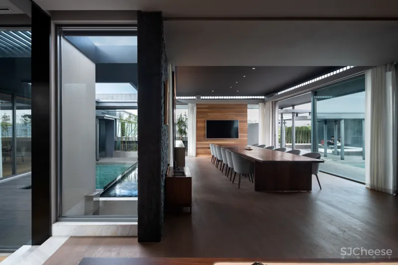 屋顶上的庭院，天空下的小雅 大相设计