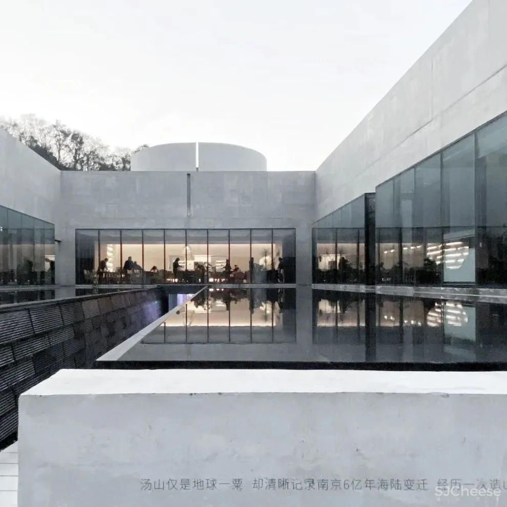 汤山云夕博物纪—矿坑石料雕琢的美学空间,是酒店也是美术馆