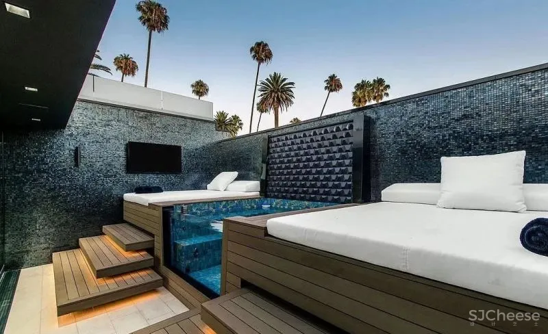 3亿一栋的别墅,仅看到车库就跪了!