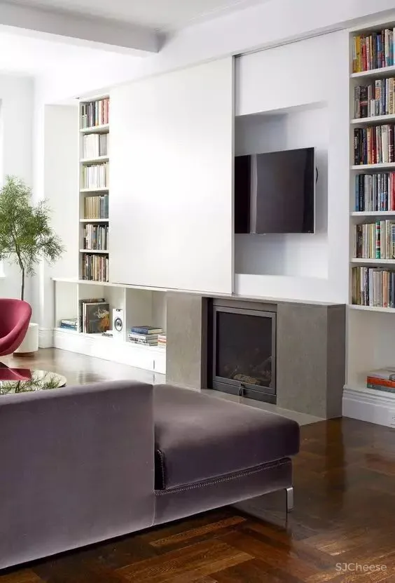 电视墙已经OUT了，现在都这么放电视！