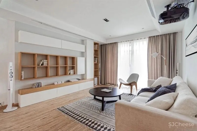 电视墙已经OUT了，现在都这么放电视！