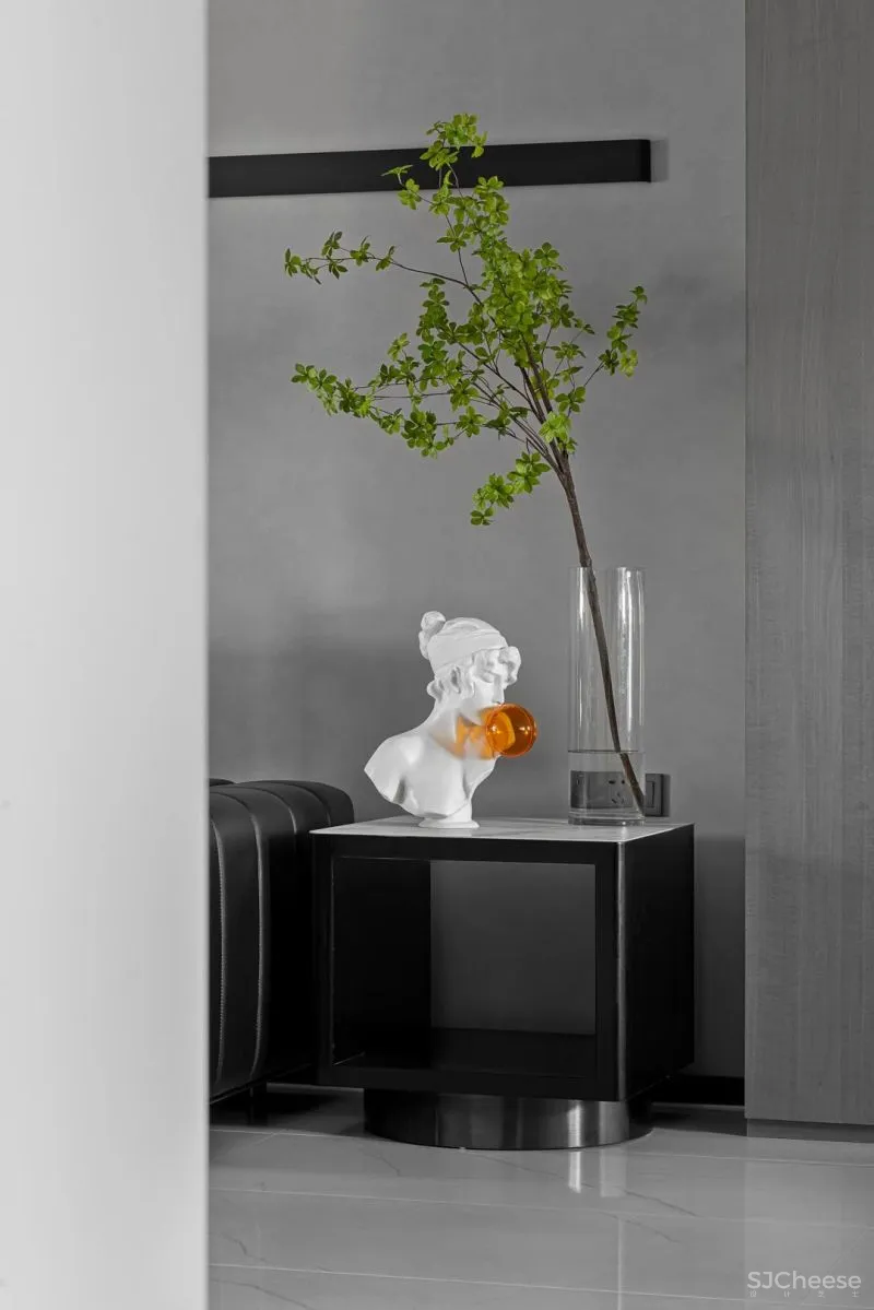 由里空间设计 × 私宅:纯净线条