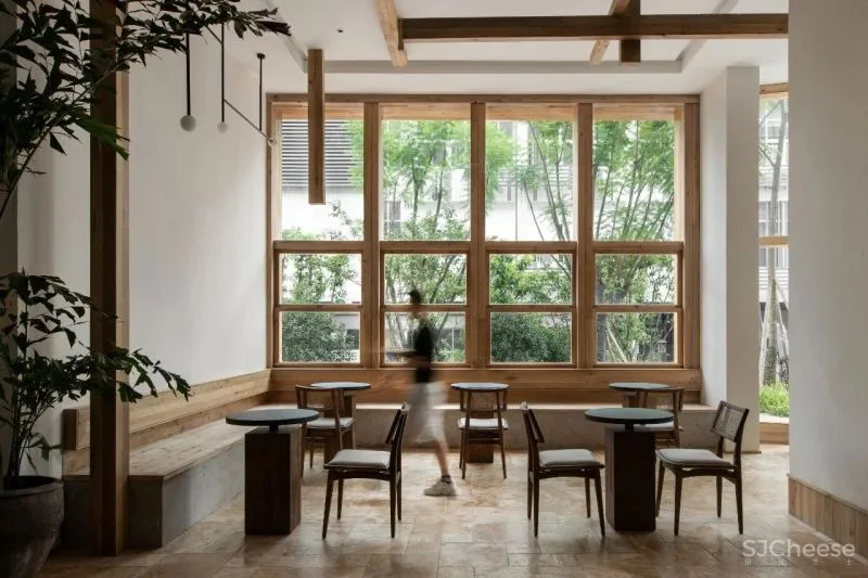 这一年 石朝思 保持自知,保持思想独立