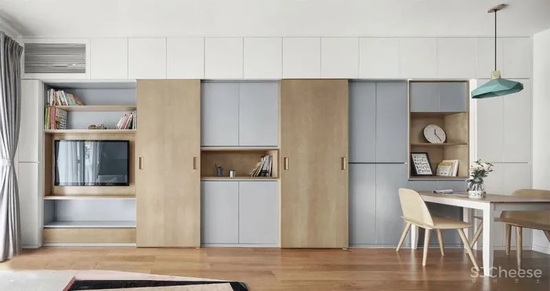 电视墙已经OUT了，现在都这么放电视！