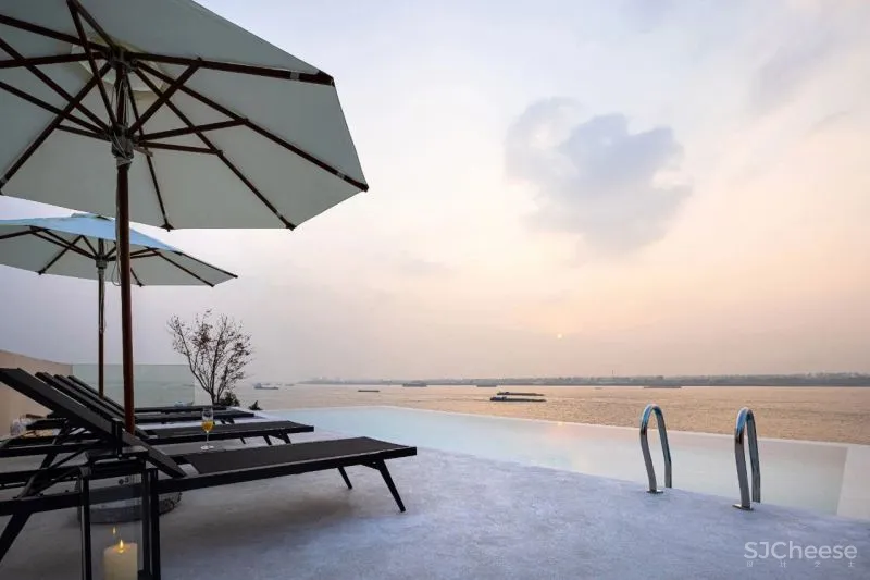 长江边上的艺术酒店 以游轮为主题的乐享空间