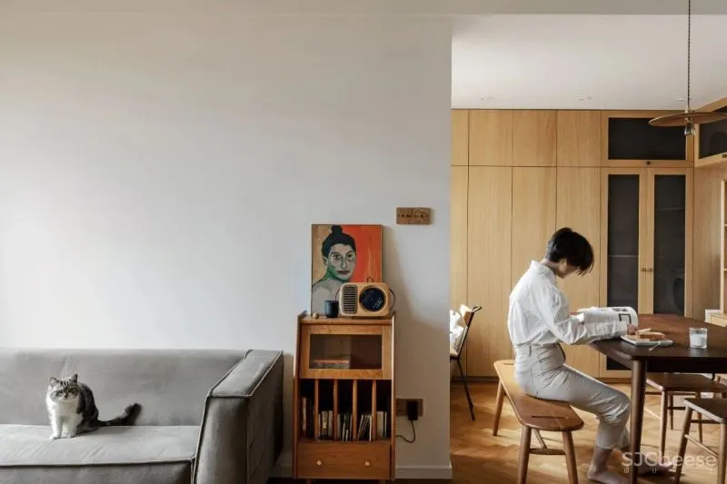 摄影师买下53㎡小公寓,原木、收纳、猫咪别墅...把“日杂风”带回家!