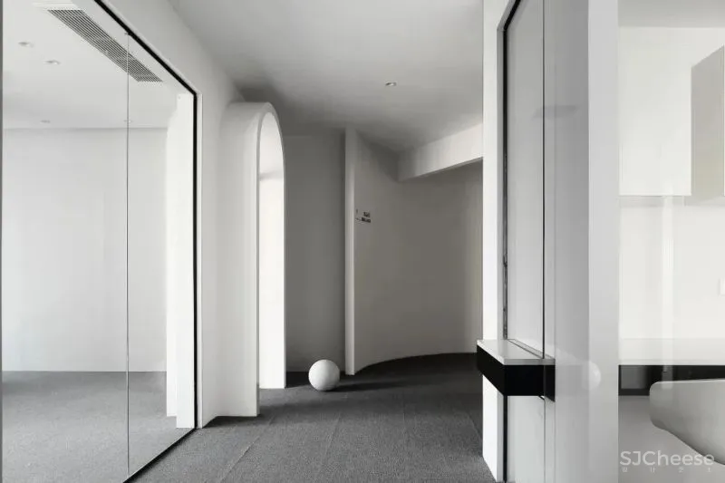 极简办公空间充满格调 尺度之下的自由