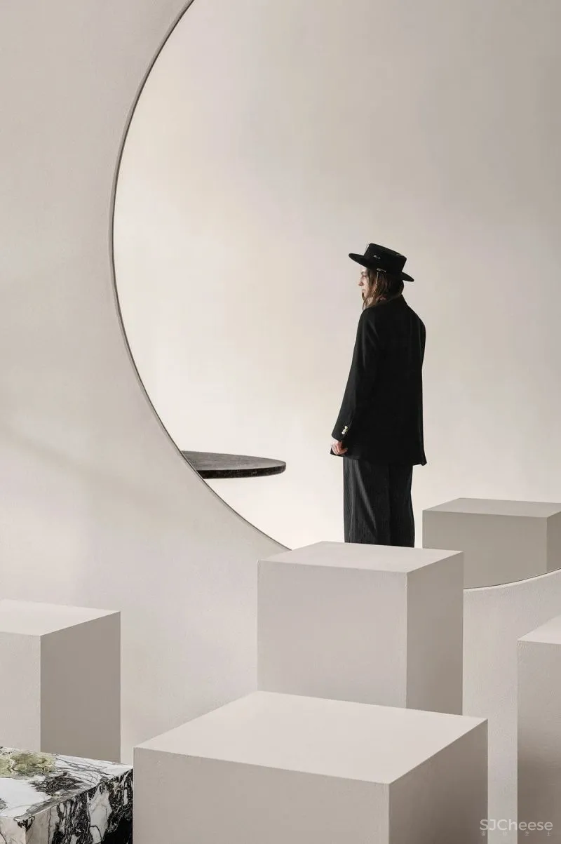 RINA LOVKO \ RUSLAN BAGINSKIY 陈列室