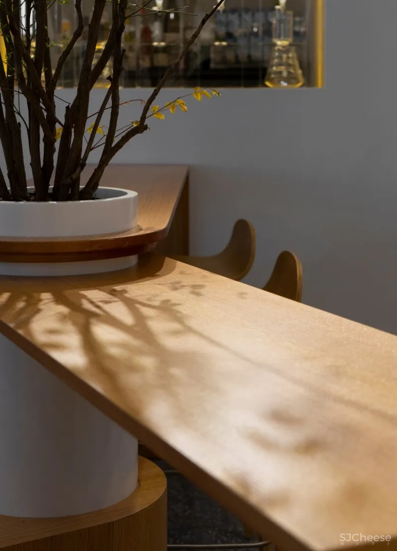 故事空间新作 | 城市狩猎者BLUE WOLF