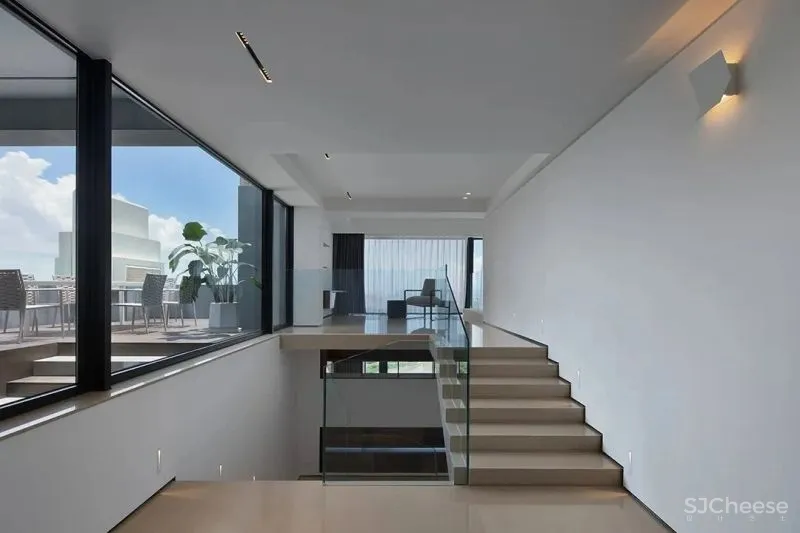 540m²顶层复式,极简设计还原生活本质丨简美设计