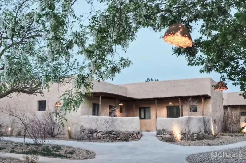 被《跑男》取景的中国小摩洛哥,还是个大佬云集的民宿集群,去年我就抢先打卡了!