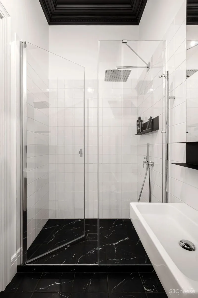 虽然面积只有75平米,可是这个家让我们看到了古典、时髦以及各种有趣的物件