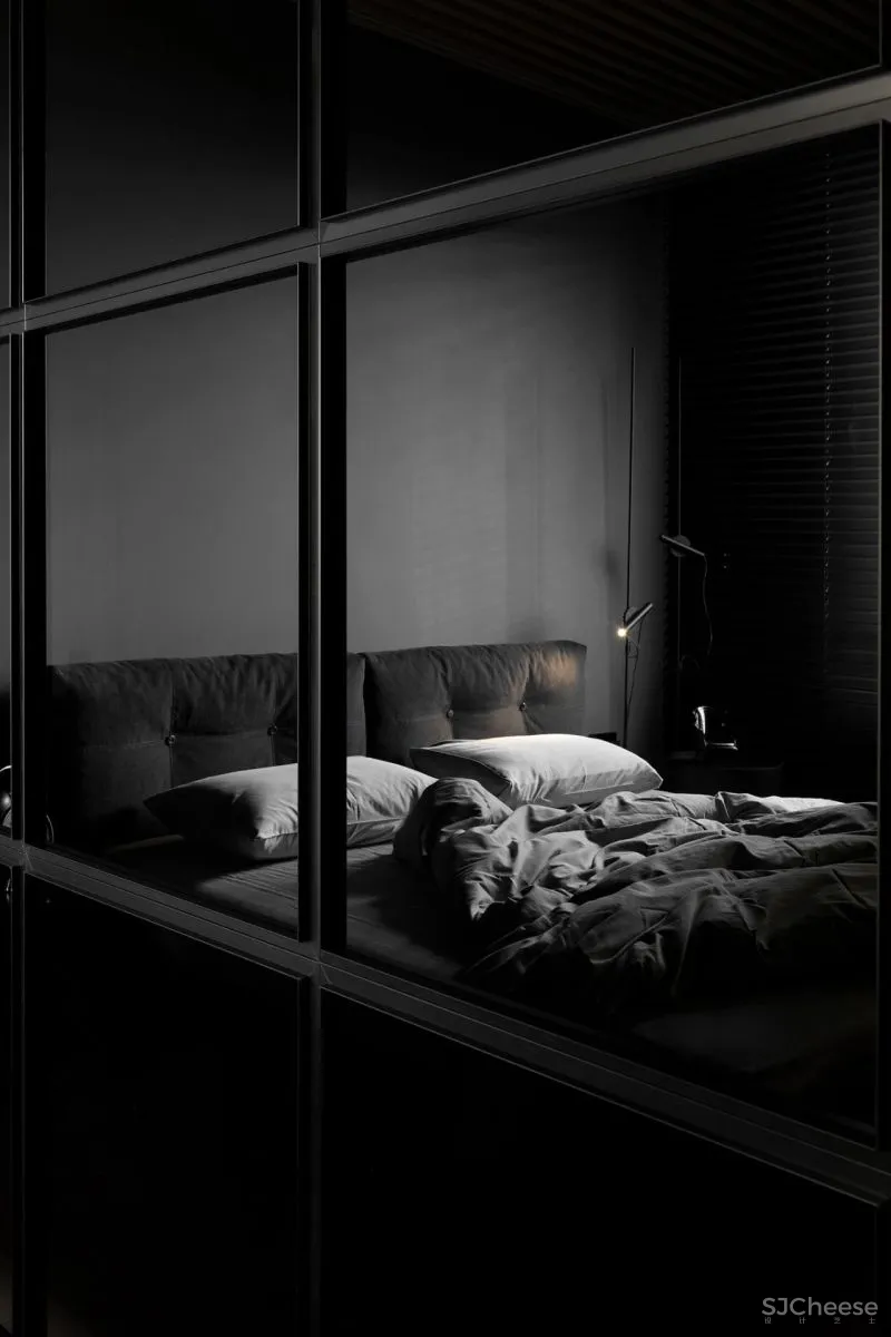 那黑暗的家，给我宁静的眼，我让它来寻找光明